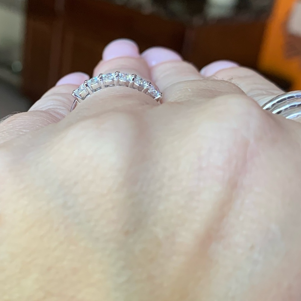 New arrival💗0.6 TCW Moissanite band - Picture 3 of 5